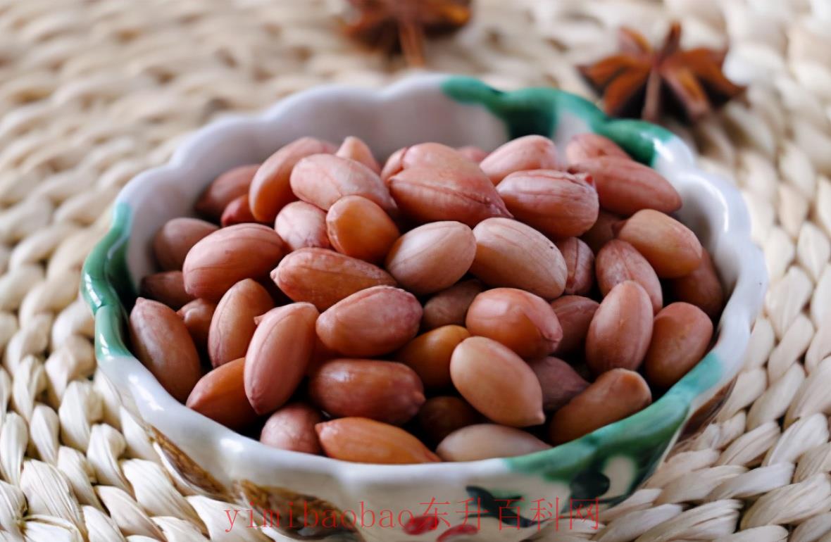 花生煮多久能熟又入味(煮花生米时，关键是煮多久，记住这个时间，脆爽又入味，越嚼越香)