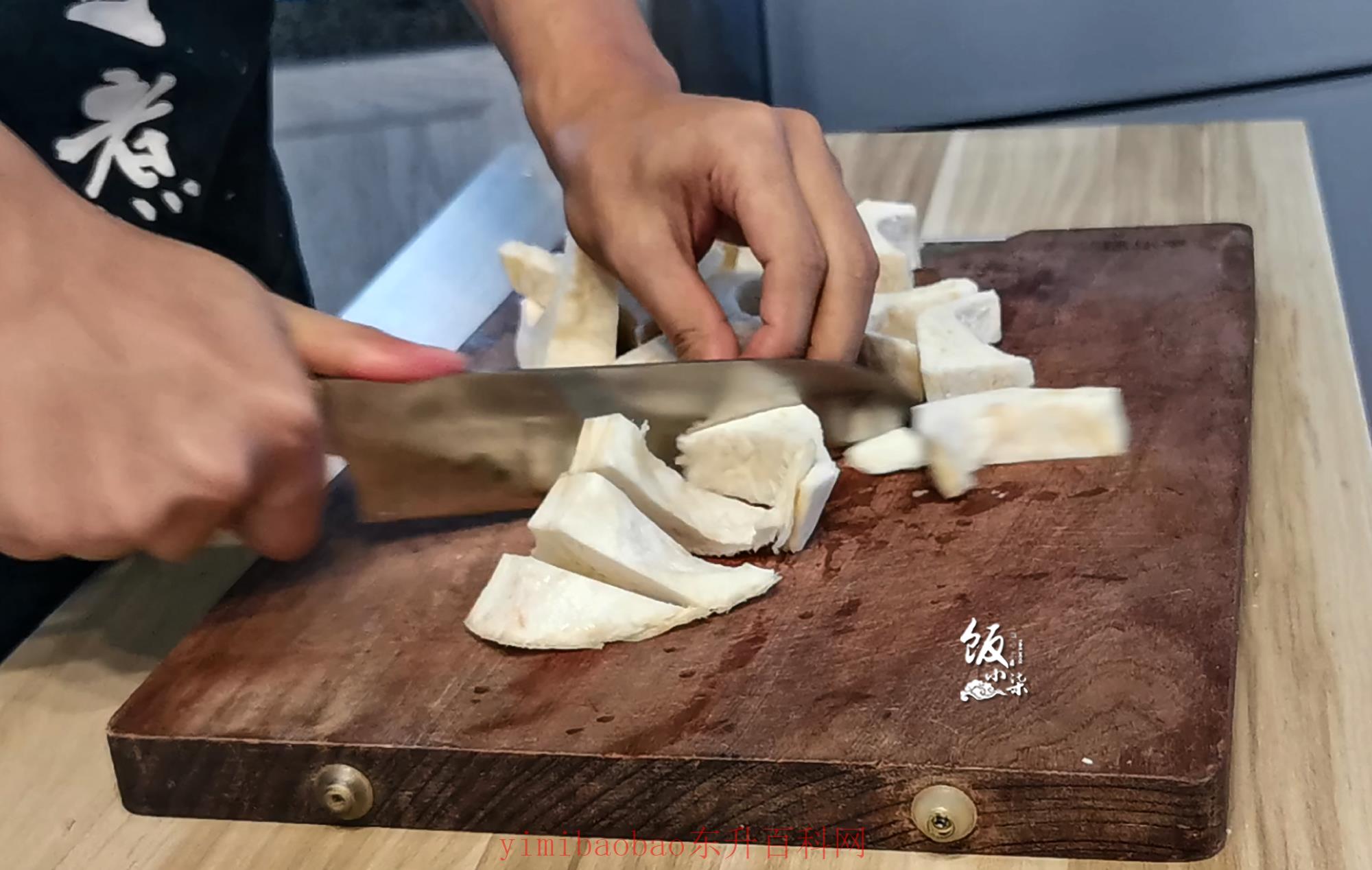榴莲壳炖鸡的做法大全家常（榴莲壳炖鸡的做法大全家常，爱吃榴莲的快收藏了）