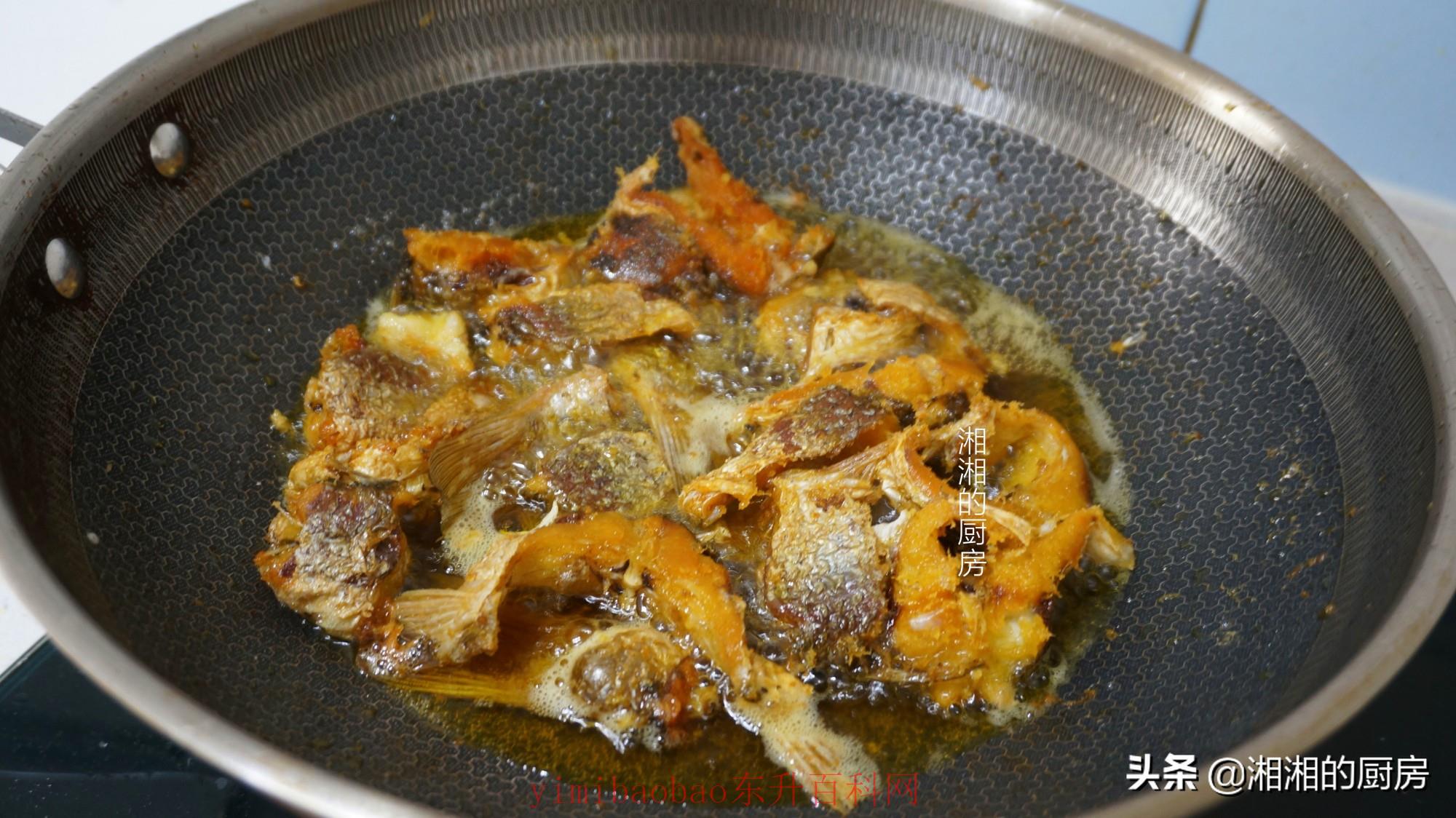 豆豉鱼的做法（豆豉鱼的做法，不煎不红烧，骨酥肉香很下饭，太解馋了）