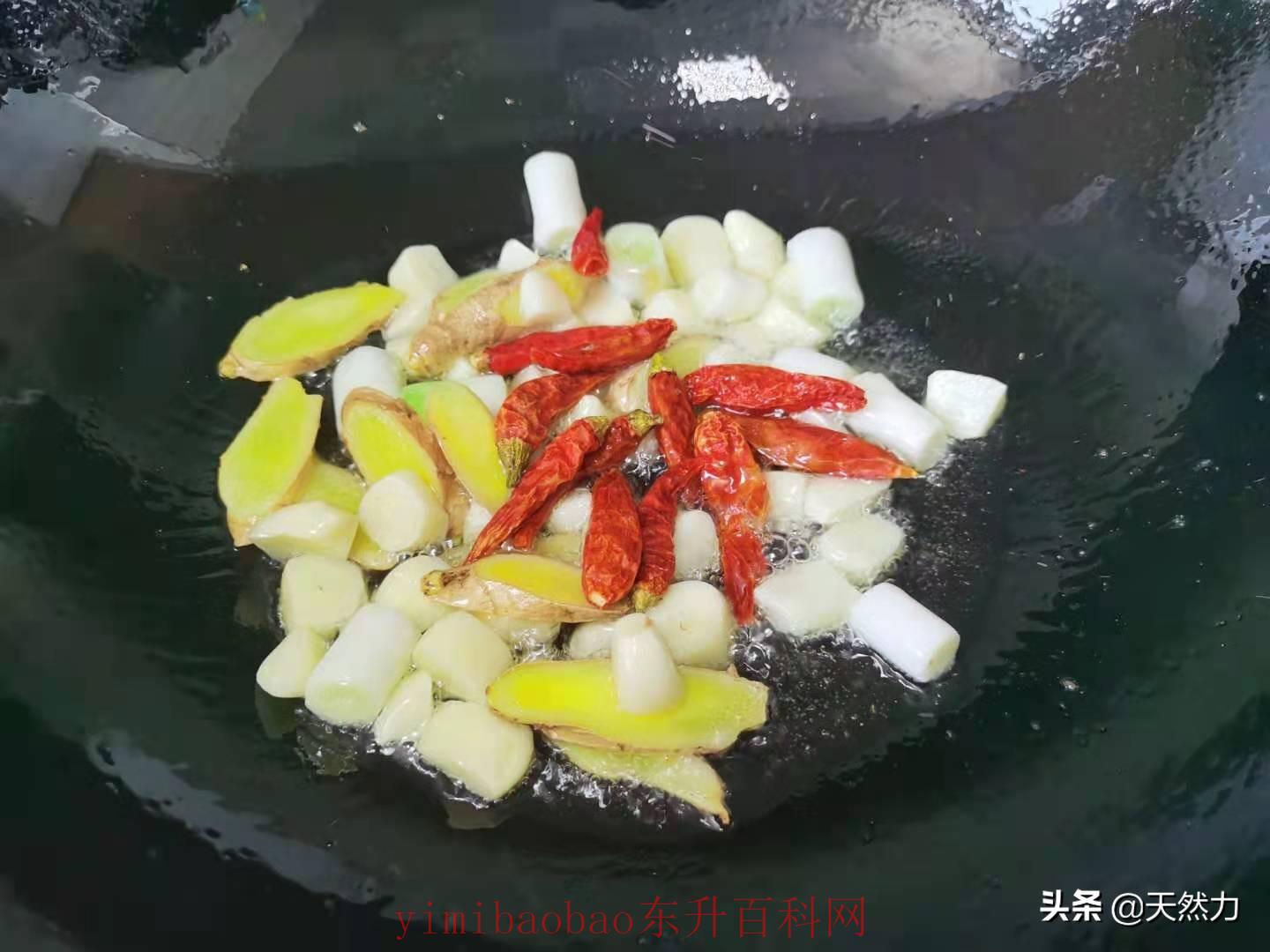 家庭炒鸡肉的简单做法，不柴不腥，鸡肉滑嫩入味，超下饭