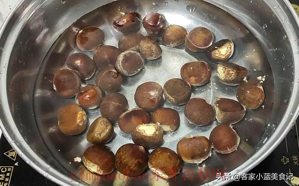 剥生板栗皮的最快方法窍门，2秒剥一个，完整不伤手