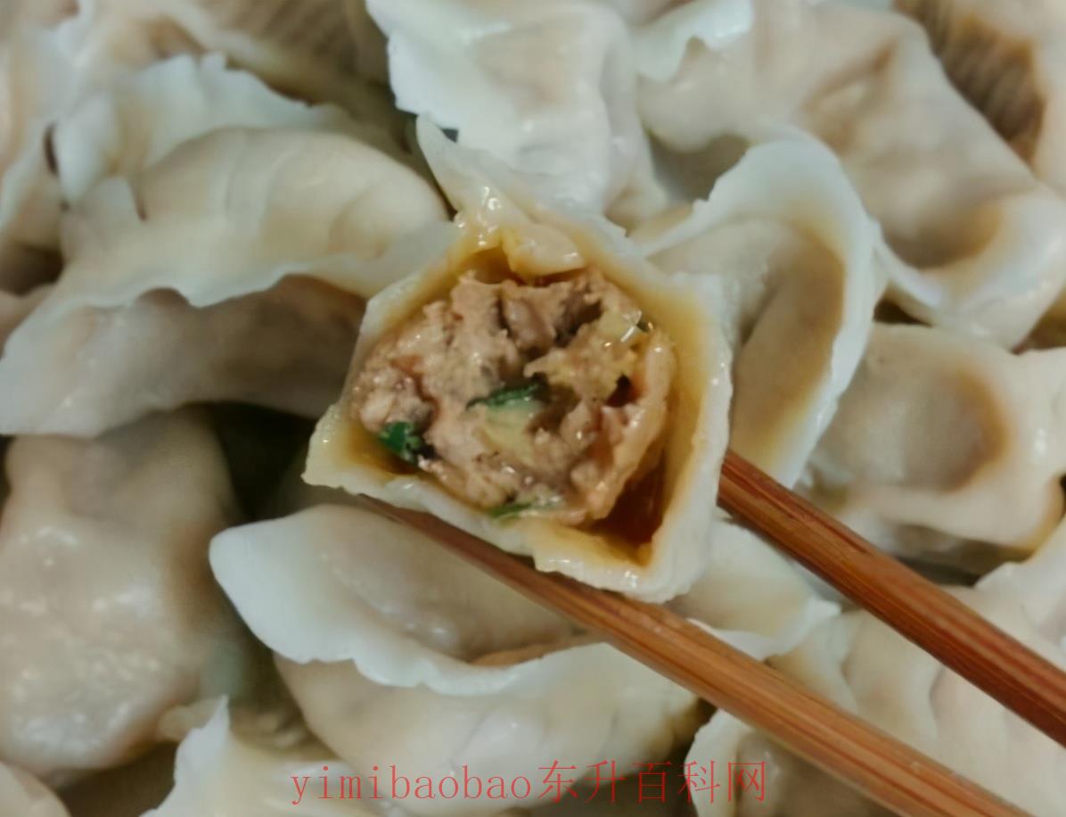 怎么煮冻饺子不会烂？记住3个窍门，饺子个个不破皮